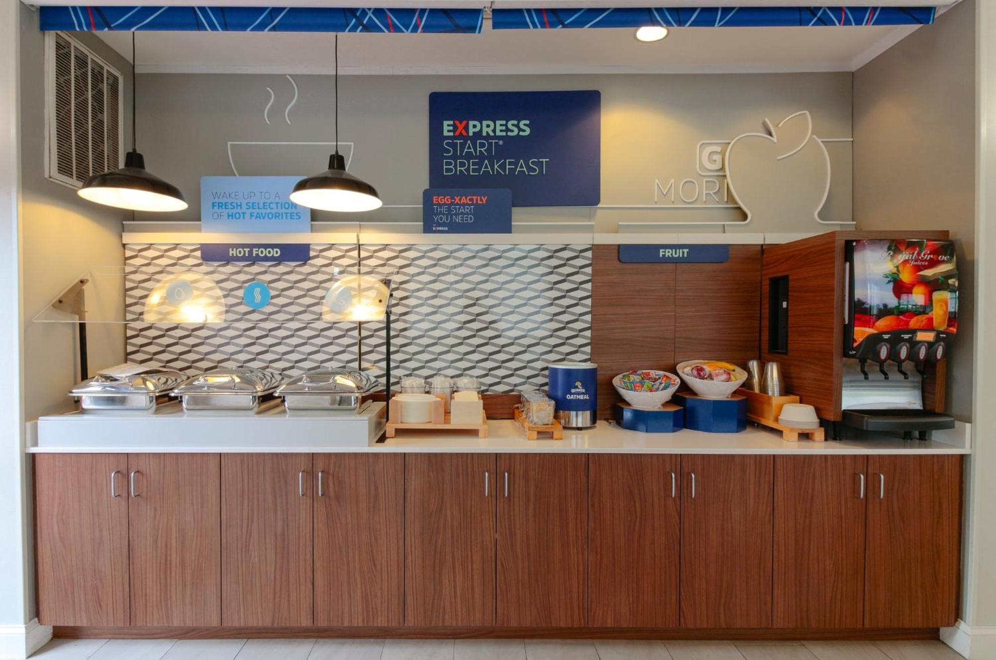 Holiday Inn Express Leland - Wilmington Area By Ihg Zewnętrze zdjęcie