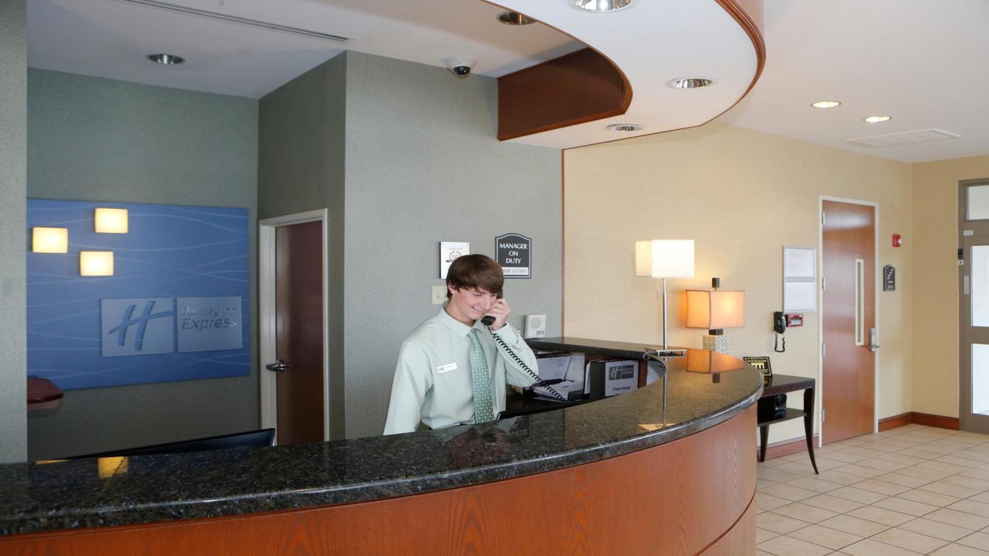 Holiday Inn Express Leland - Wilmington Area By Ihg Zewnętrze zdjęcie